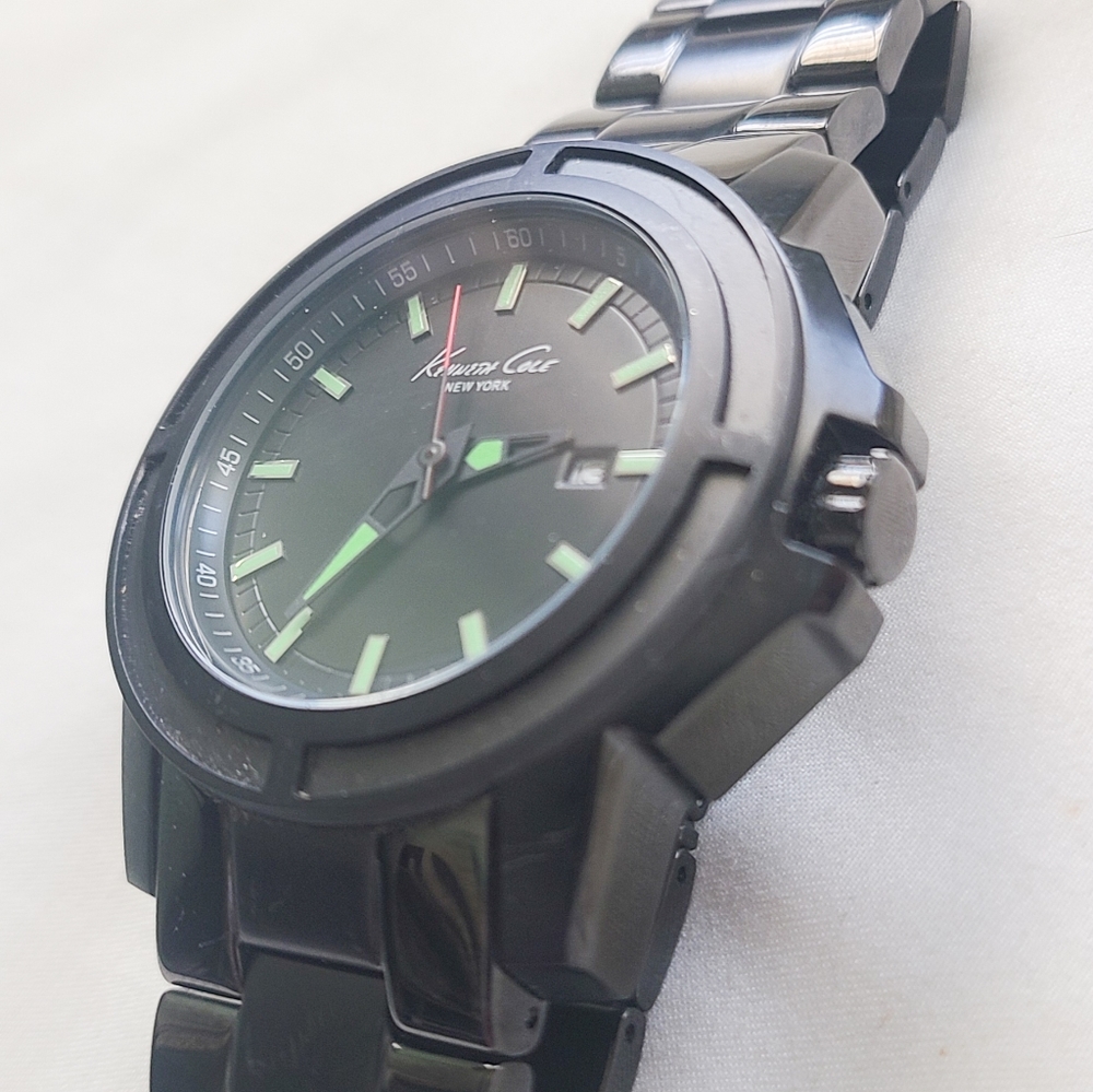 Kenneth Cole Stainless/Quartz Crystal Men's Watch - Picture 1 of 3
